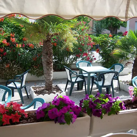 莱卡酒店 酒店 2*