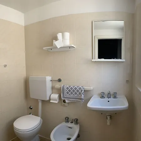 Laika Hotel 2*