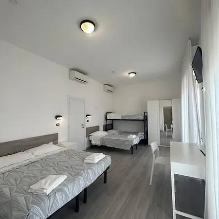 Laika Hotel 2*