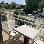 Laika Hotel 2*